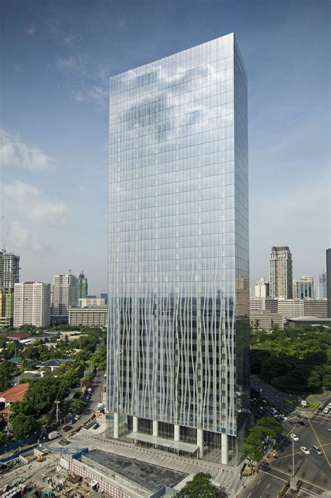 what building with the light outline makati|Zuellig Building / SOM .